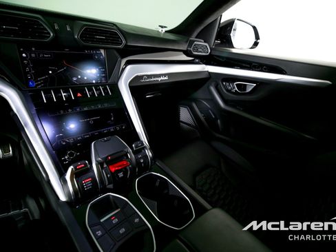 Used 2019 Lamborghini Urus image 15
