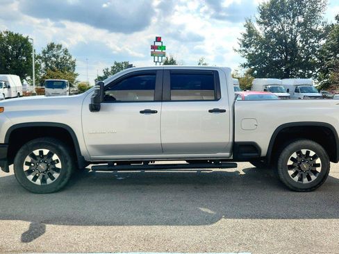 Used 2021 Chevrolet Silverado 2500 Custom w/ Custom Value Package AWD/4WD image 5