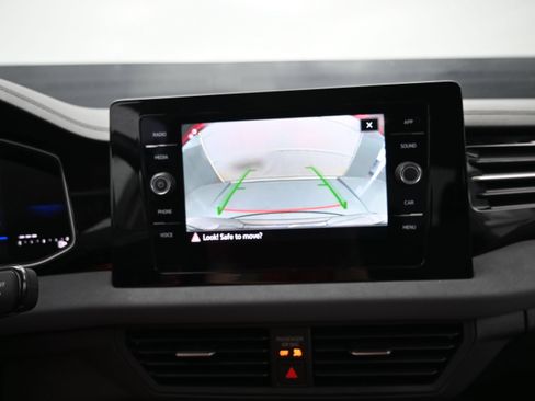 Used 2026 Volkswagen Jetta SE FWD image 19