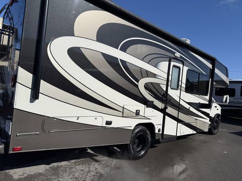 Used 2016 Ford E-450 and Econoline 450 Super Duty w/ Motorhome Prep Package image 16