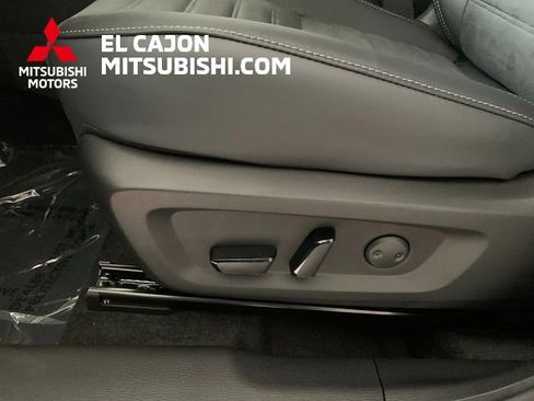 New 2026 Mitsubishi Outlander SE image 11