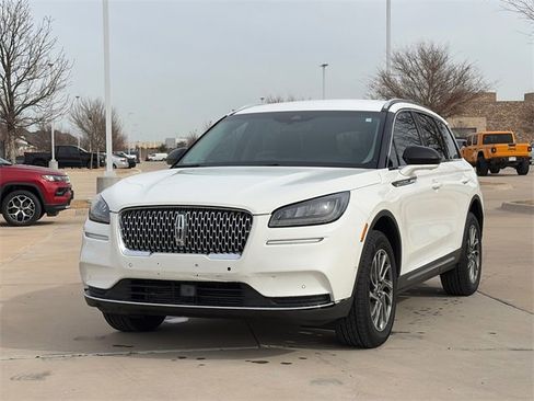 Used 2022 Lincoln Corsair AWD w/ Equipment Group 101A image 3