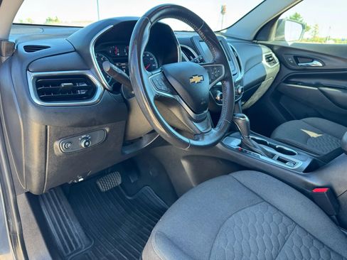 Used 2018 Chevrolet Equinox LT FWD image 23