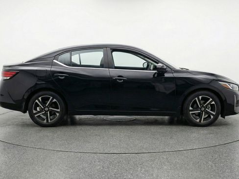 Used 2025 Nissan Sentra SV FWD image 11