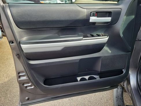 Used 2020 Toyota Tundra SR5 w/ SR5 Leather Package AWD/4WD image 19
