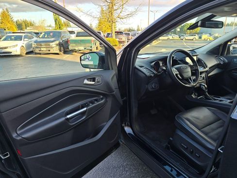 Used 2018 Ford Escape Titanium image 7