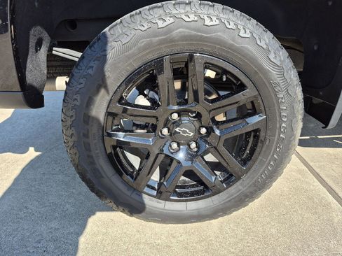 Used 2024 Chevrolet Silverado 1500 LT Trail Boss w/ LT Trail Boss Premium Package image 9