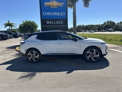 New 2026 Chevrolet Equinox EV LT image 5