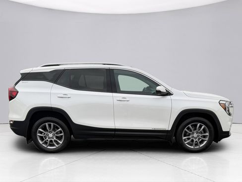 Used 2022 GMC Terrain SLT w/ Infotainment Package II image 16