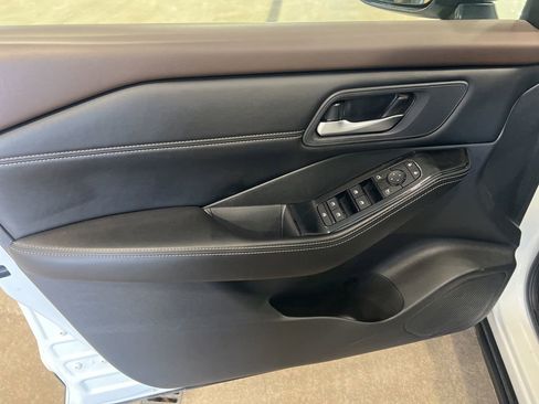 Certified 2023 Nissan Rogue SV w/ SV Premium B Package image 7