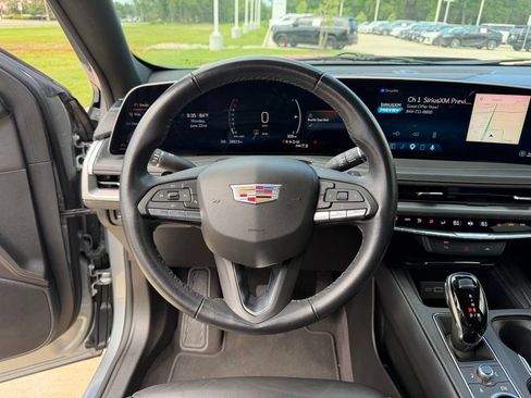 Used 2025 Cadillac XT4 Premium Luxury AWD/4WD image 29