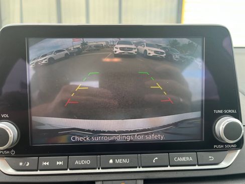 Used 2025 Nissan Altima 2.5 SV image 24