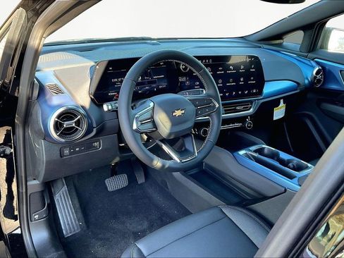 New 2026 Chevrolet Equinox EV LT image 8