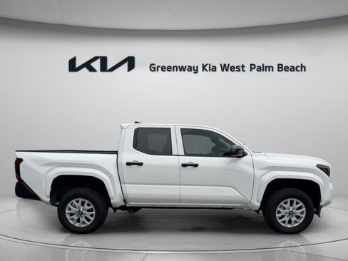 Used 2025 Toyota Tacoma SR AWD/4WD image 8