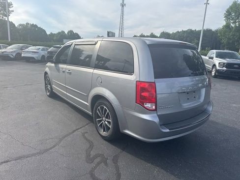 Used 2017 Dodge Grand Caravan SE FWD image 7