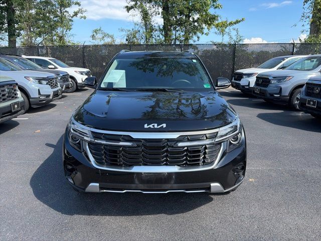 Used 2025 Kia Seltos S AWD/4WD image 3