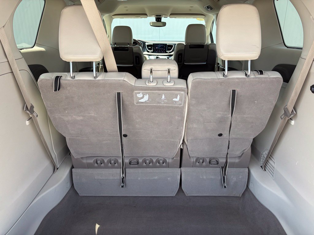 Used 2020 Chrysler Pacifica Touring-L Plus FWD image 18
