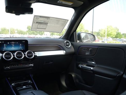 Used 2026 Mercedes-Benz GLB 250 4MATIC image 12