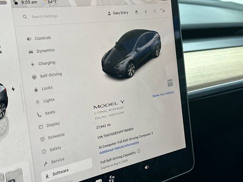 Used 2023 Tesla Model Y Long Range AWD/4WD image 22