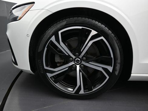 Certified 2024 Volvo S60 B5 Plus FWD image 10