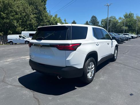 Used 2022 Chevrolet Traverse LS AWD/4WD image 3