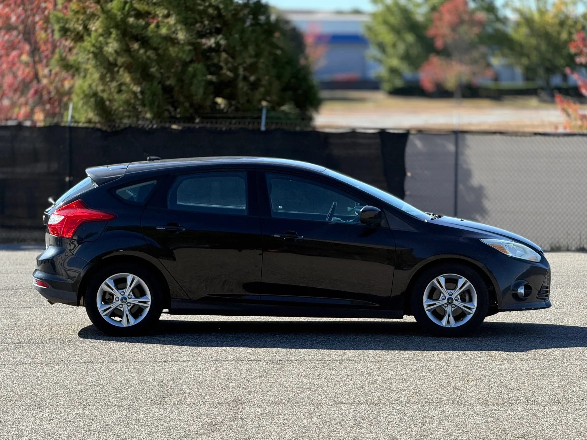 Used 2012 Ford Focus SE FWD image 7