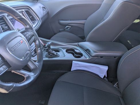 Used 2019 Dodge Challenger R/T w/ Stars & Stripes Edition image 15