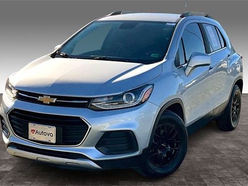 Used 2017 Chevrolet Trax LT image 3