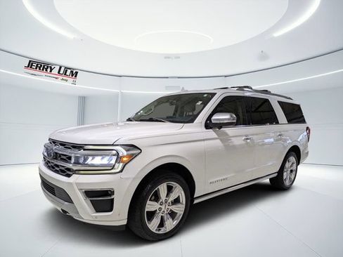 Used 2023 Ford Expedition Max Platinum AWD/4WD image 7