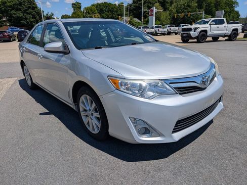 Used 2012 Toyota Camry XLE FWD image 7