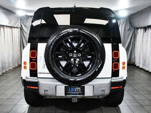 Used 2025 Land Rover Defender 110 S AWD/4WD image 5