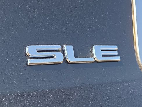 Certified 2019 GMC Yukon SLE w/ HD Trailering Package AWD/4WD image 16