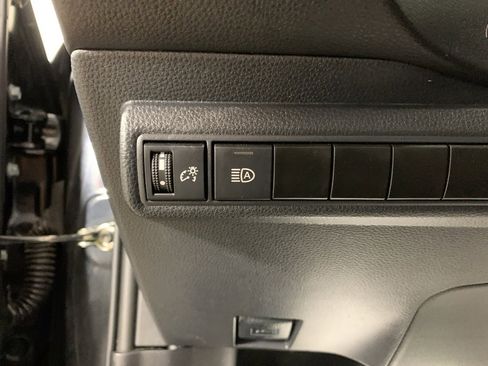 Used 2022 Toyota Corolla LE image 18