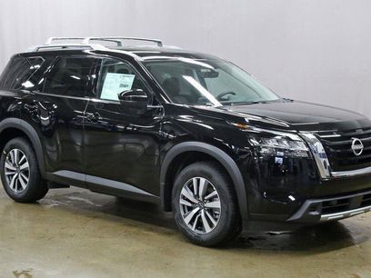 New 2025 Nissan Pathfinder SL w/ Cargo Package