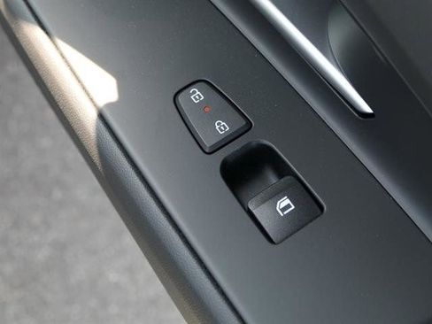 New 2025 Hyundai Elantra Limited image 25