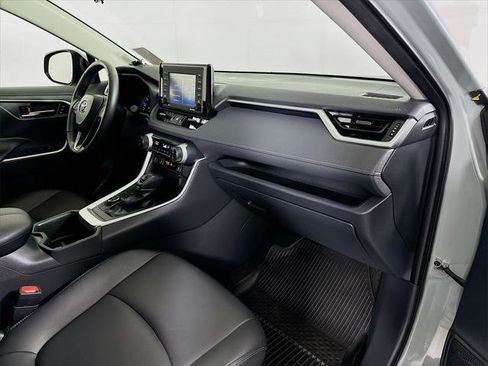 Certified 2022 Toyota RAV4 XLE Premium image 27