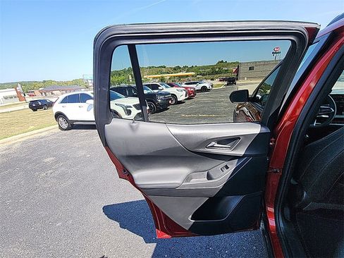 New 2025 Chevrolet Equinox LT w/ Convenience Package II image 26