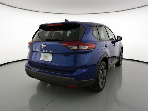 Used 2025 Nissan Rogue SV image 7