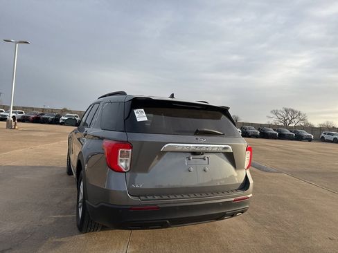 Used 2022 Ford Explorer XLT image 13