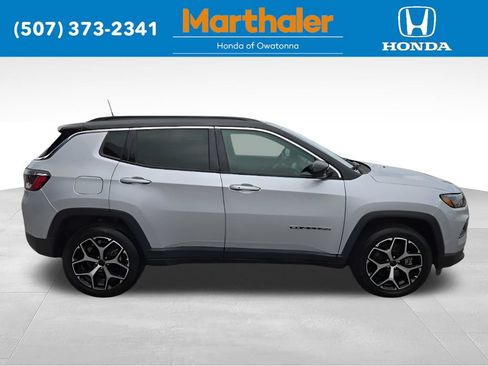 Used 2025 Jeep Compass Limited AWD/4WD image 6