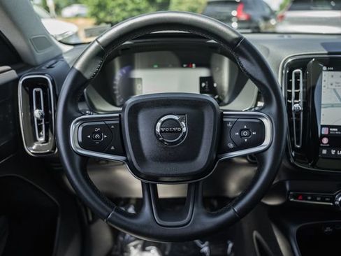 Certified 2023 Volvo XC40 B5 Plus w/ Climate Package AWD/4WD image 29