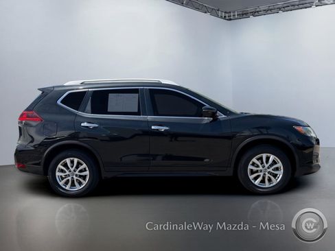 Used 2020 Nissan Rogue SV FWD image 3