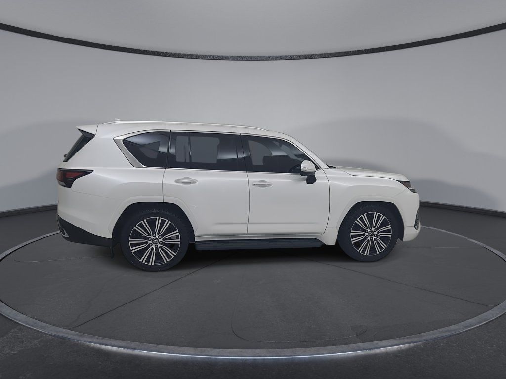 Used 2024 Lexus LX 600 4WD w/ Luxury Package image 17