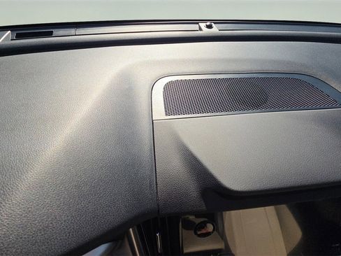 Used 2021 Subaru Outback Limited image 9