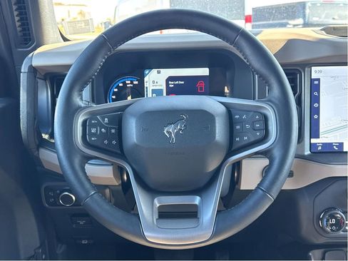 Used 2024 Ford Bronco Wildtrak image 14