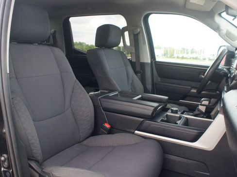 Used 2022 Toyota Tundra SR5 w/ SR5 Convenience Package AWD/4WD image 23