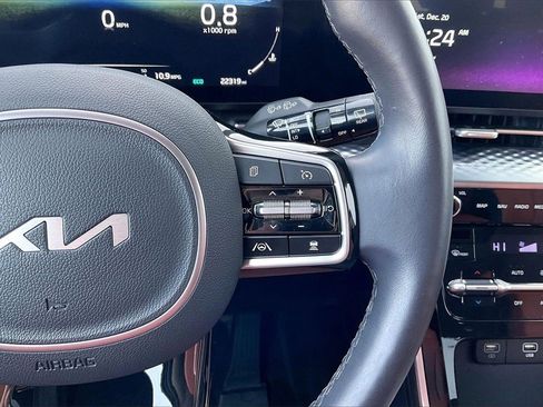 Certified 2024 Kia Carnival SX Prestige image 18