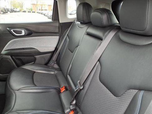 Certified 2022 Jeep Compass Latitude w/ Convenience Group image 11