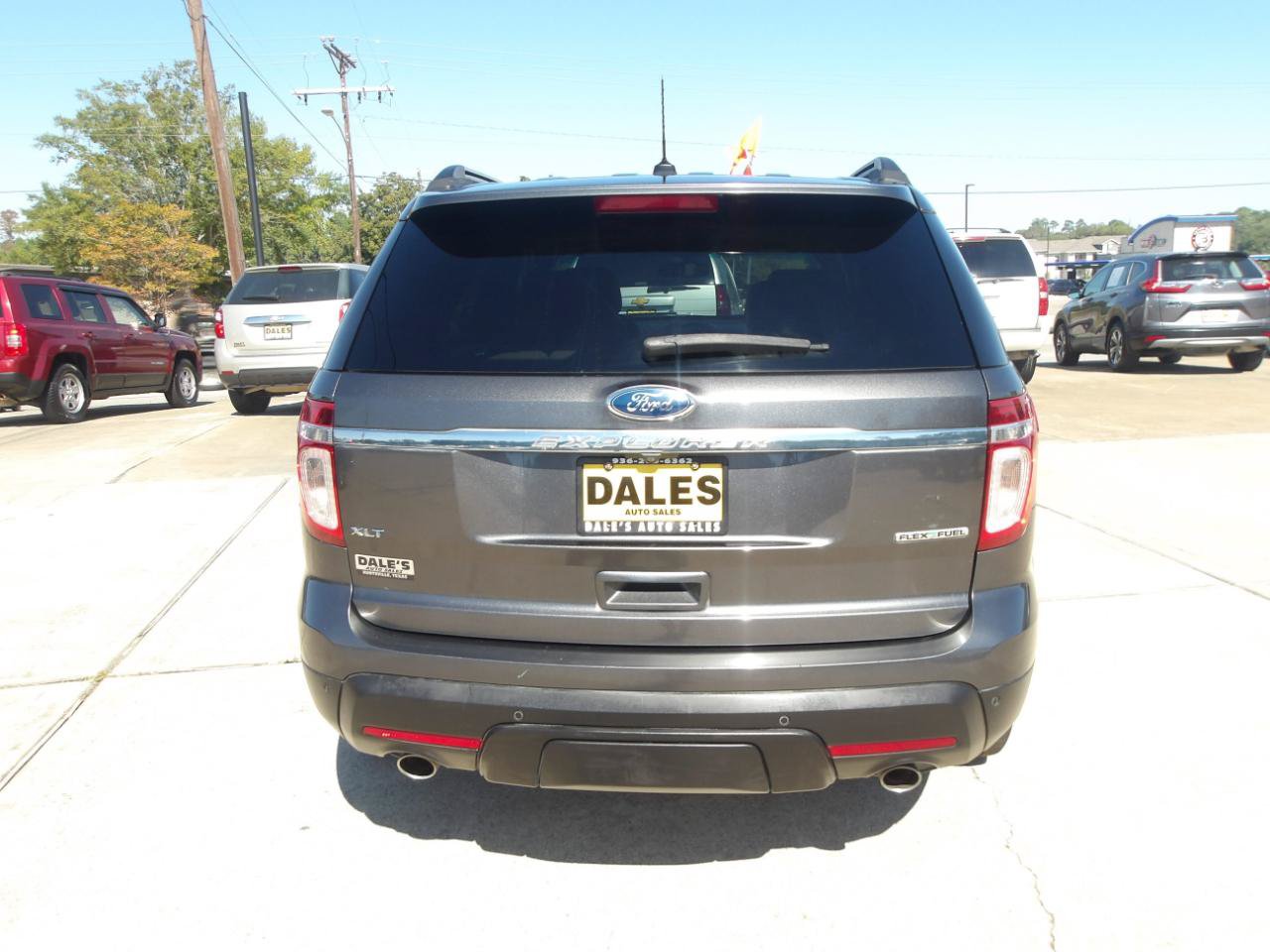 Used 2015 Ford Explorer XLT w/ Equipment Group 202A FWD image 12