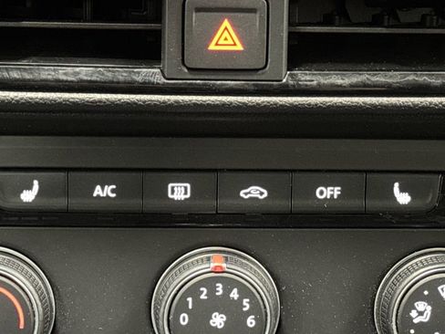 Used 2022 Volkswagen Taos SE image 7